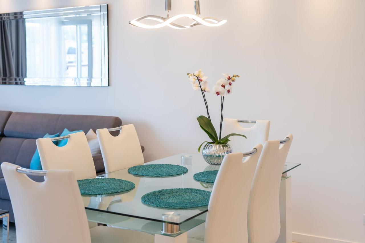 Stylish Vacation Apartment With Parking In Miedzyzdroje By Noclegi Renters Eksteriør bilde